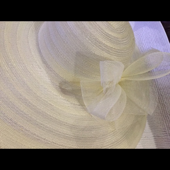 Hat - Picture 2 of 4